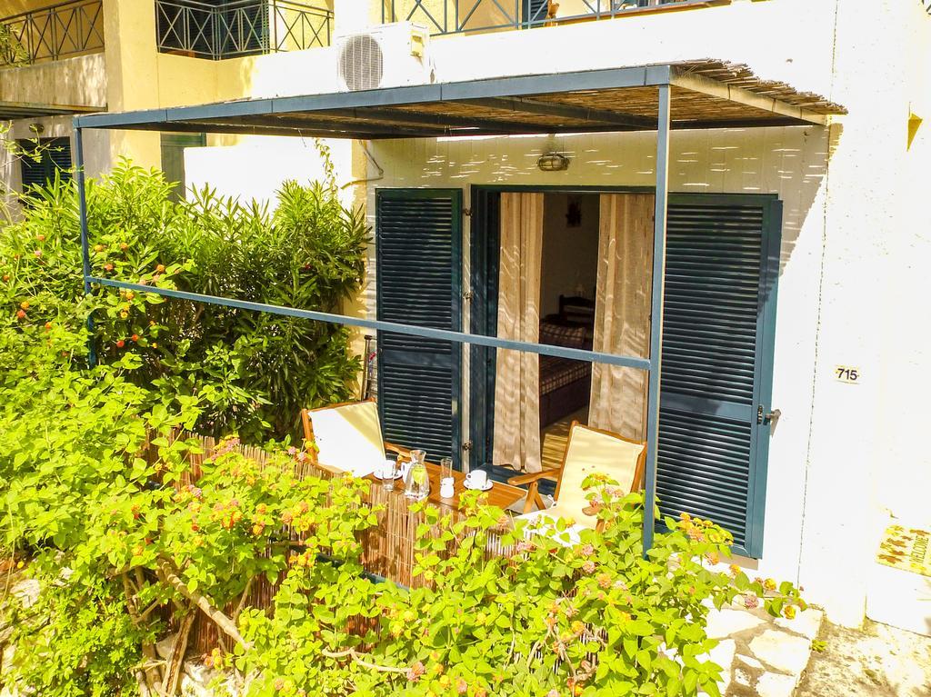 Manto On The Beach Apartments Barbati Esterno foto