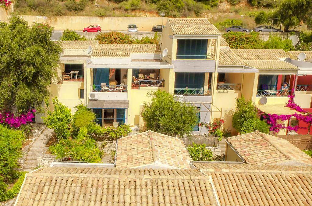 Manto On The Beach Apartments Barbati Esterno foto