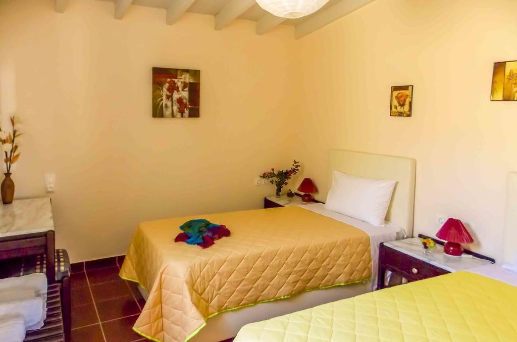 Manto On The Beach Apartments Barbati Esterno foto