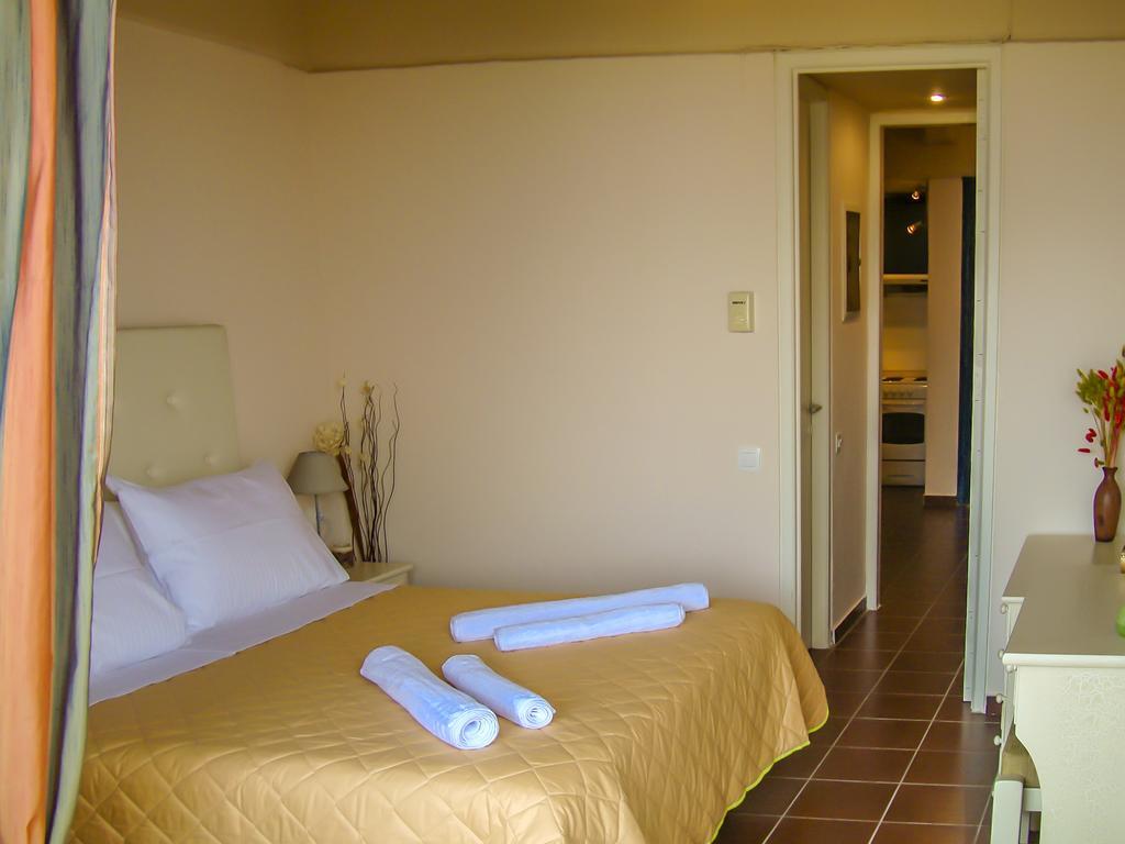 Manto On The Beach Apartments Barbati Esterno foto