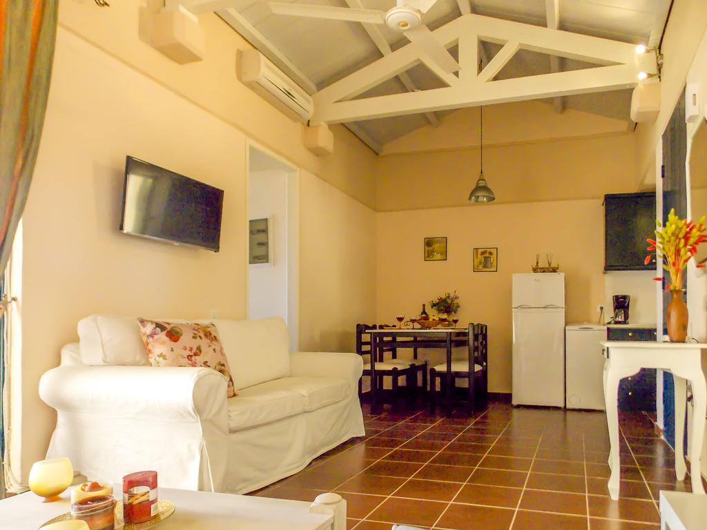 Manto On The Beach Apartments Barbati Esterno foto