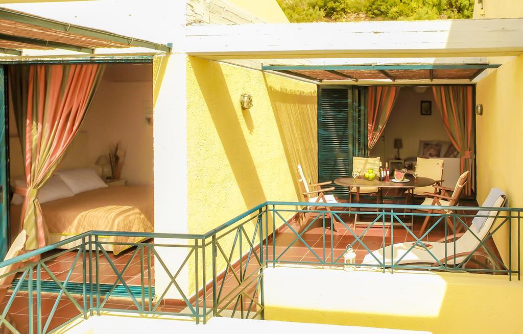 Manto On The Beach Apartments Barbati Esterno foto